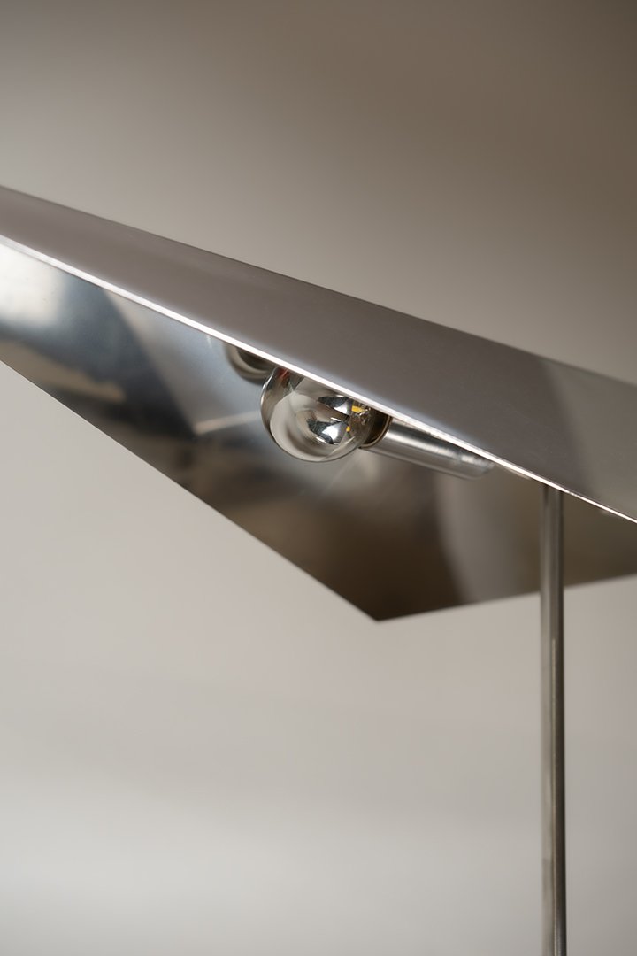 Polished-Steel-Desk-Lamp-Reflection Contemporary Design Mirror Polish Stainless Steel Desk Lamp Metal Lighting with Reflective Mirror Finish