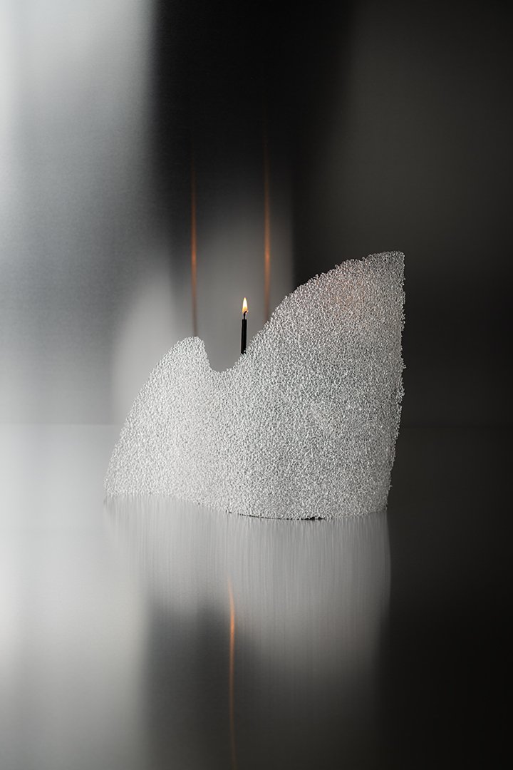 Clear glass candleholder