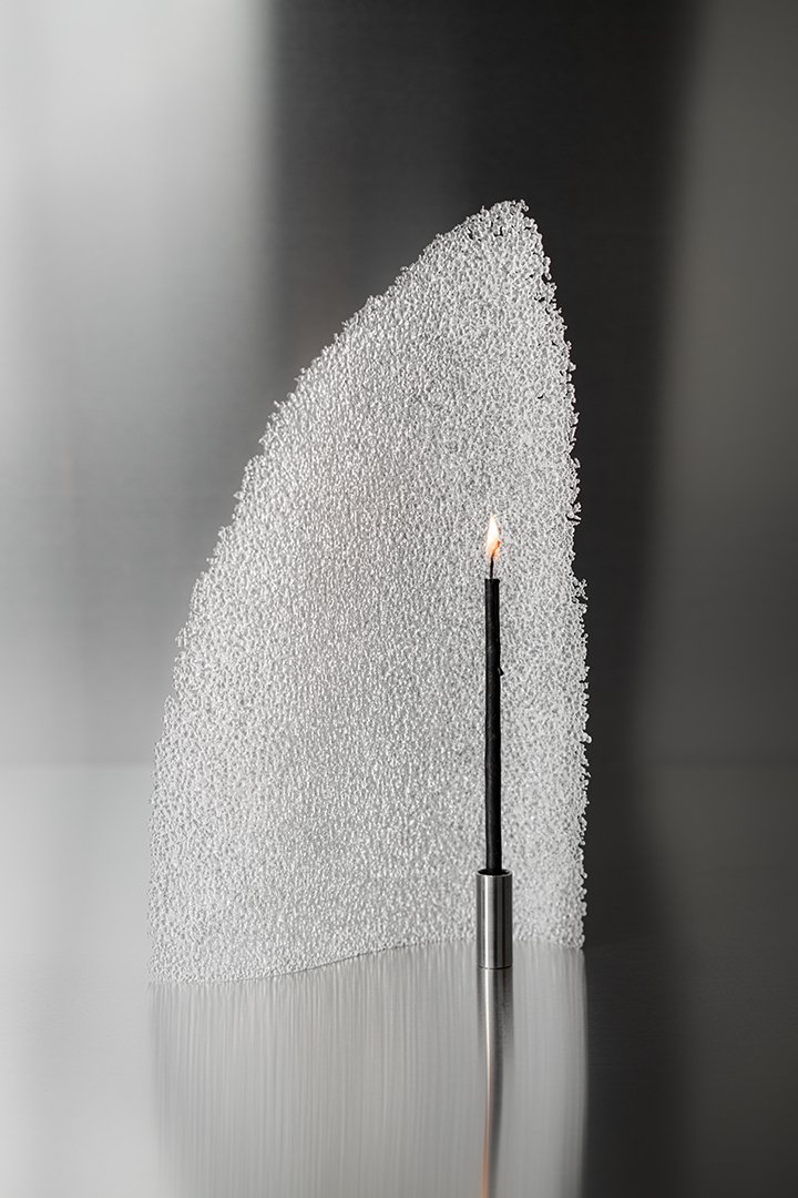 Clear glass candleholder